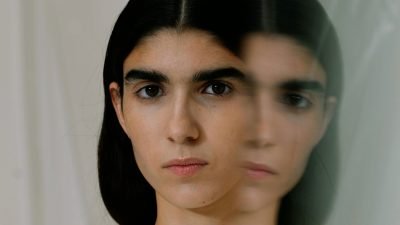 róhe_v7-short.00_01_21_22.still012