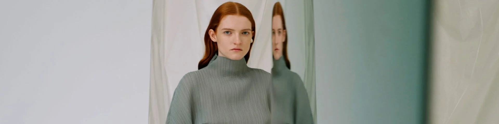 róhe_v7-short.00_00_13_24.still003