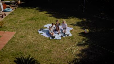 komono_v2_16x9_final.00_00_00_00.still003