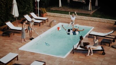 komono_v2_16x9_final.00_00_08_17.still011